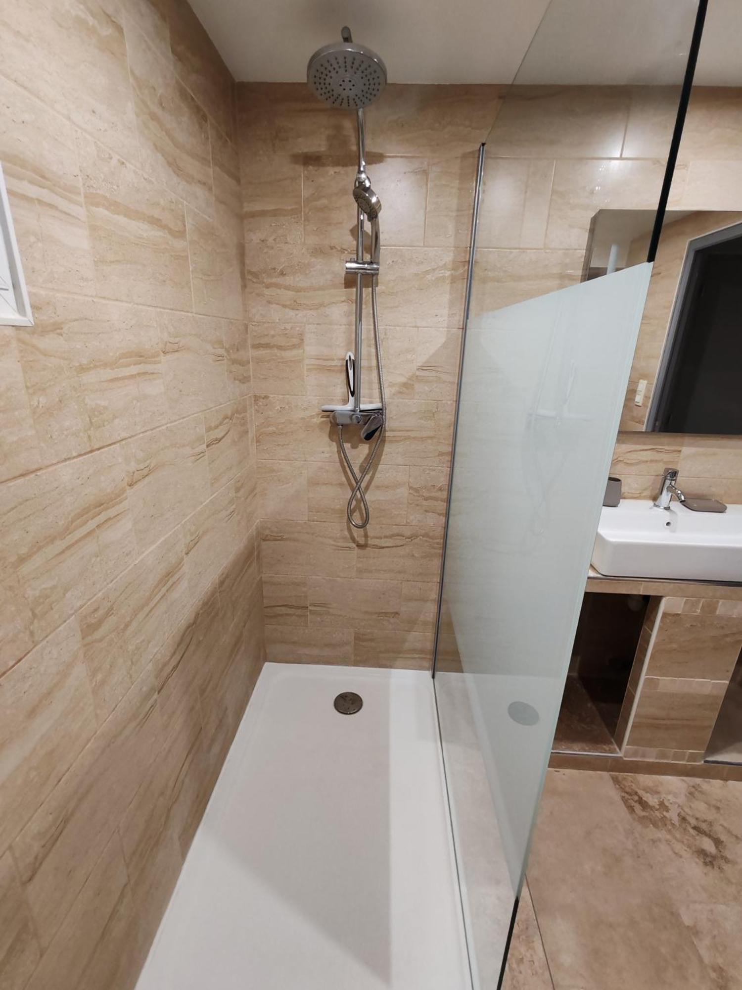 Apartment T3 Neuf Proche Centre Ville, Clim Et Parking Et Edf *